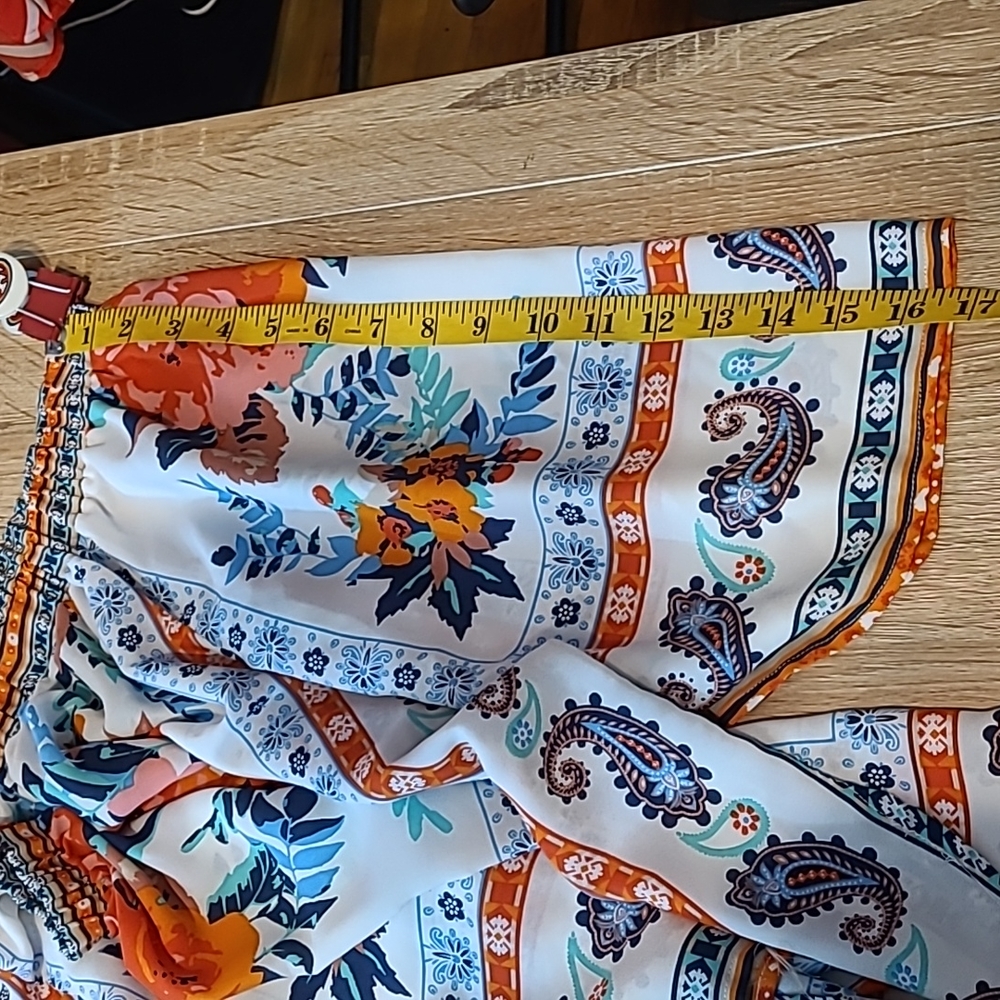 ROOMMATES BLOUSE - Picture 8 of 8